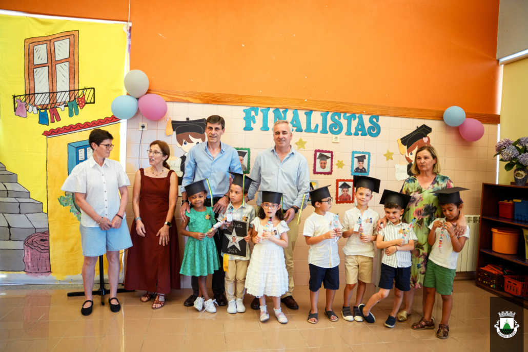 Festa Encerramento Escolar (1) Festa Encerramento Escolar (1)